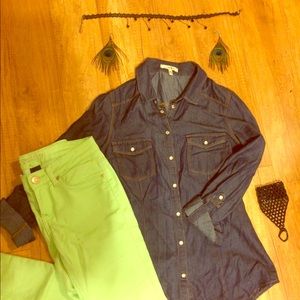 Green Reign jeans & denim shirt with jewelry